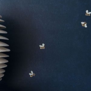 Английские обои Fromental, коллекция Conversational, артикул The Bees/Blueberry