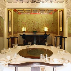 Английские обои Fromental, коллекция Chinoiserie, артикул Family 4/Blood Olive